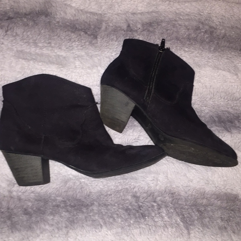 Boots - Picture 2 of 4